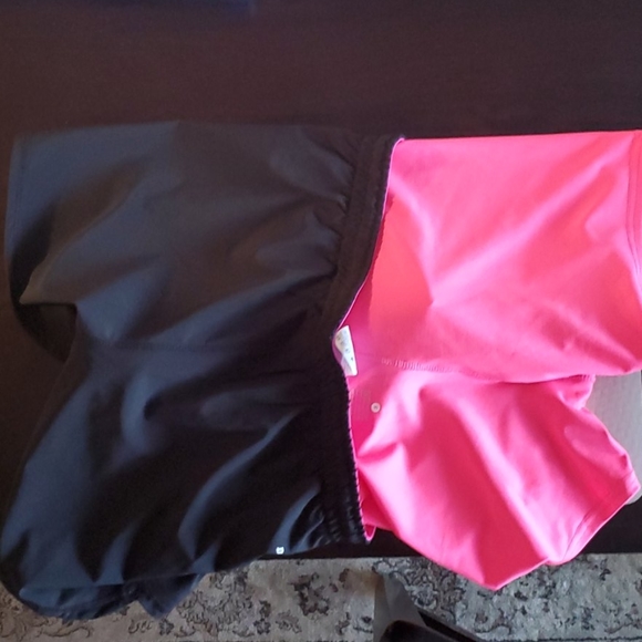 Running / exercise shorts - Picture 3 of 4